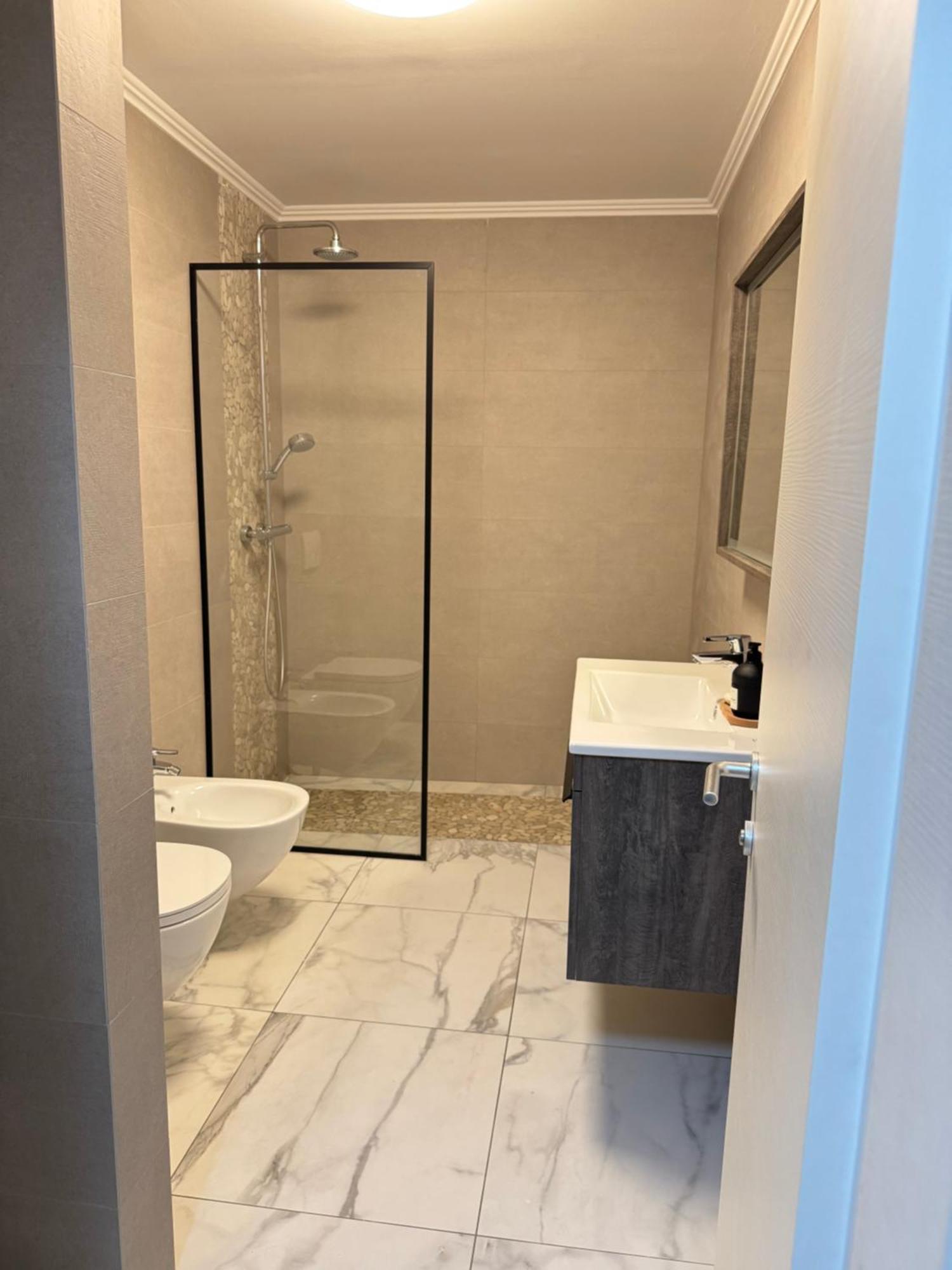 Free Parking Skanderbeg Square - Spacious Central Apartment Tirana Exterior foto