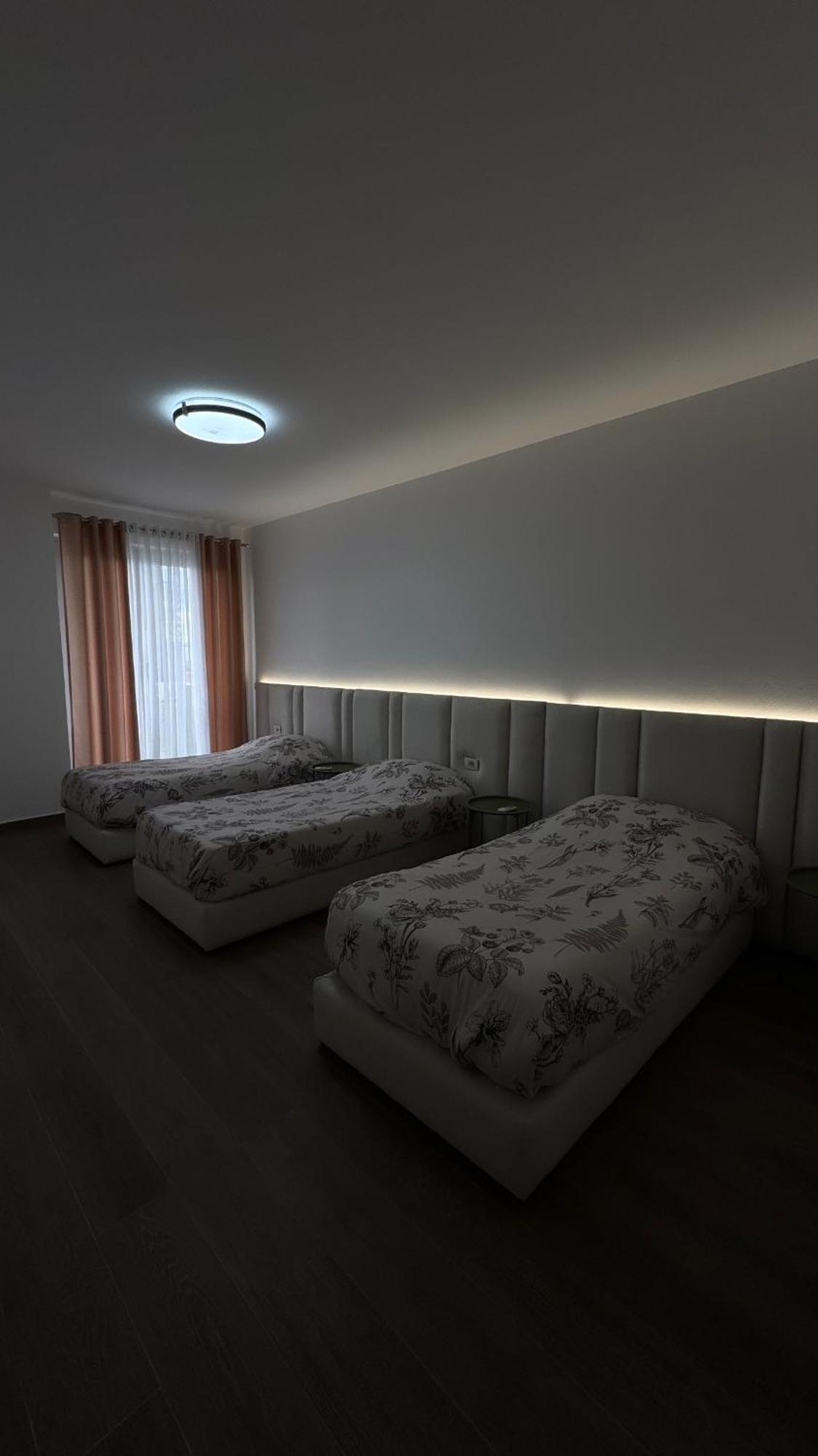 Free Parking Skanderbeg Square - Spacious Central Apartment Tirana Exterior foto