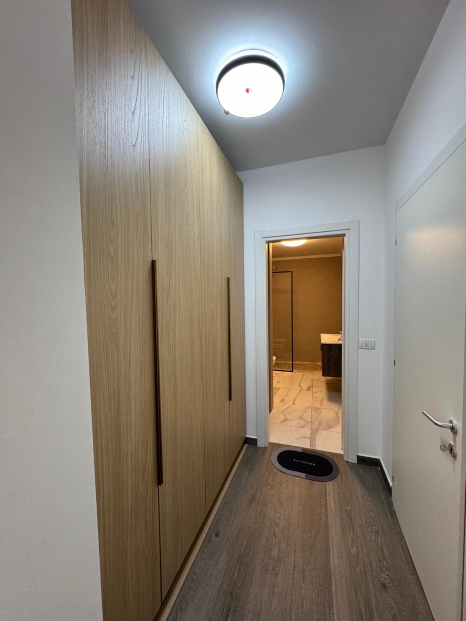 Free Parking Skanderbeg Square - Spacious Central Apartment Tirana Exterior foto